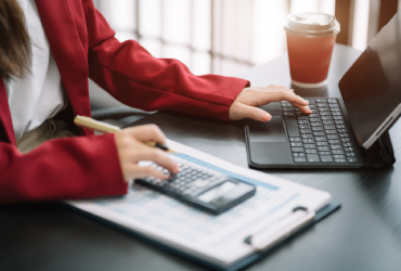 Online vs Traditional Accounting: Which Is Right For You?